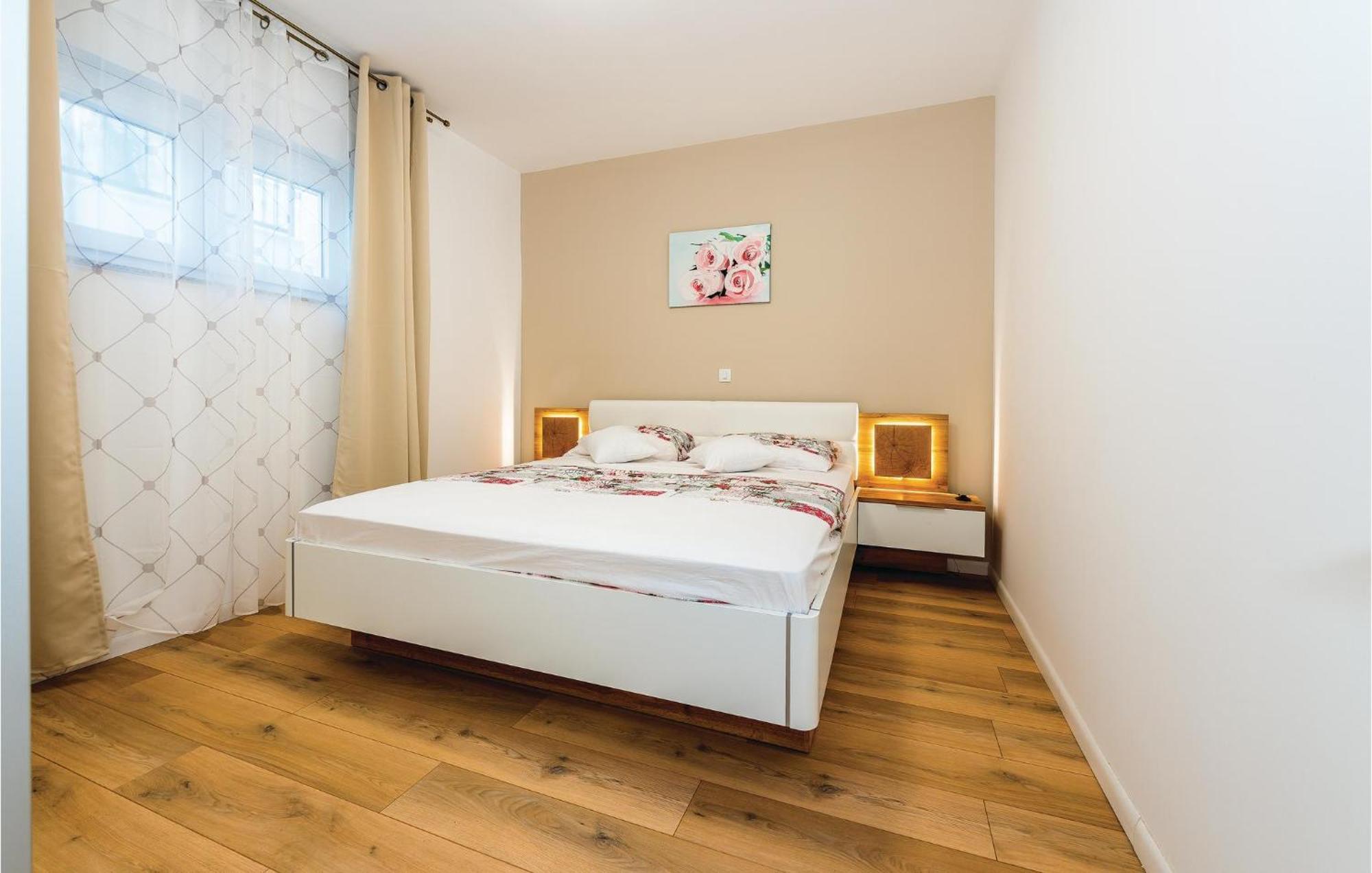 Beautiful Home In Sibenik With Kitchen Zewnętrze zdjęcie