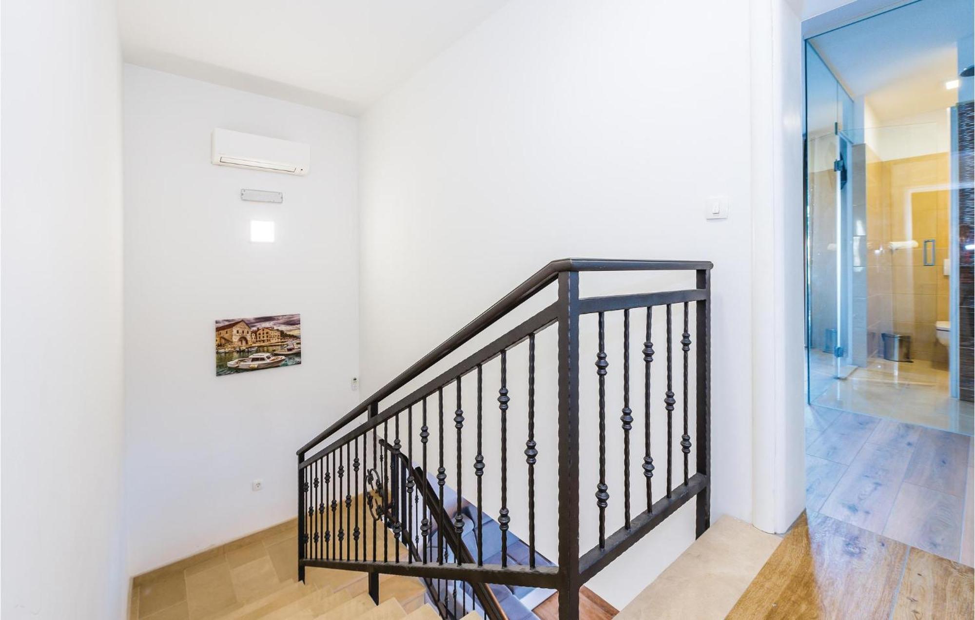 Beautiful Home In Sibenik With Kitchen Zewnętrze zdjęcie