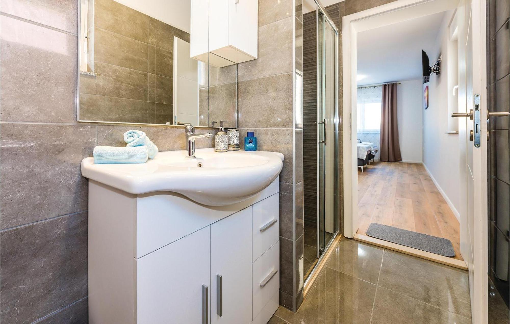 Beautiful Home In Sibenik With Kitchen Zewnętrze zdjęcie