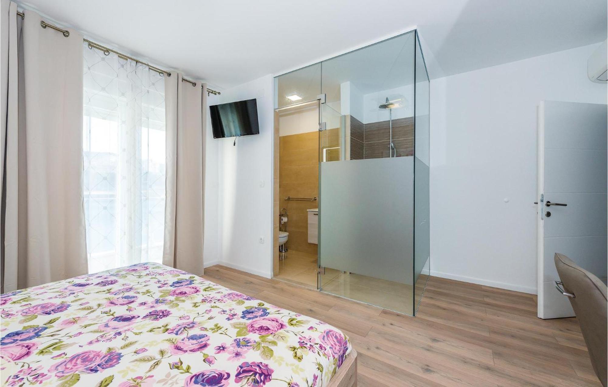 Beautiful Home In Sibenik With Kitchen Zewnętrze zdjęcie